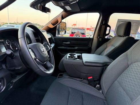 New 2026 RAM 1500 Express AWD/4WD image 10