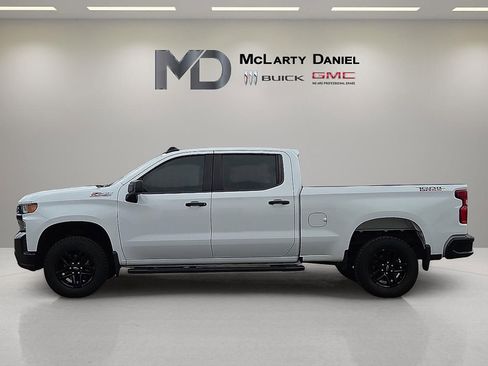 Used 2022 Chevrolet Silverado 1500 Custom Trail Boss w/ LPO, Dark Essentials Package image 3