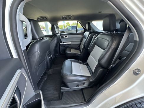 Used 2022 Ford Explorer XLT w/ Equipment Group 202A RWD image 24