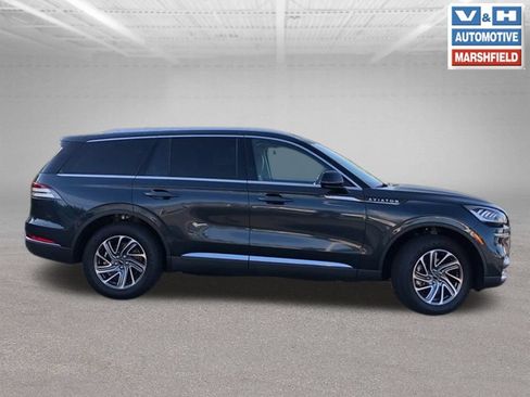 Used 2023 Lincoln Aviator Reserve w/ Elements Package Plus AWD/4WD image 22