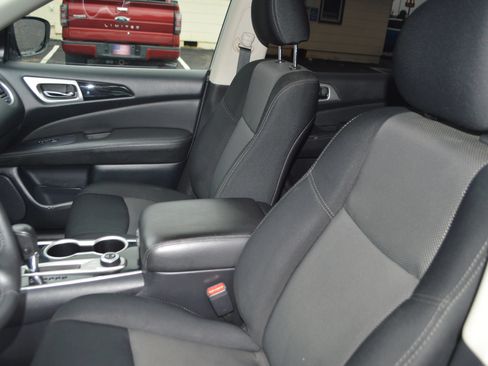 Used 2019 Nissan Pathfinder SV AWD/4WD image 15
