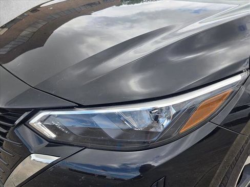Used 2024 Nissan Sentra SV FWD image 9