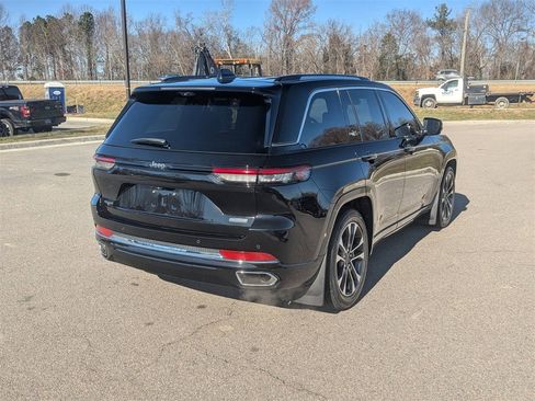 Used 2022 Jeep Grand Cherokee Overland w/ Luxury Tech Group IV image 5