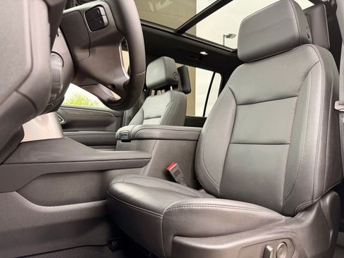 Used 2024 Chevrolet Suburban Z71 w/ Off-Road Capability Package AWD/4WD image 30