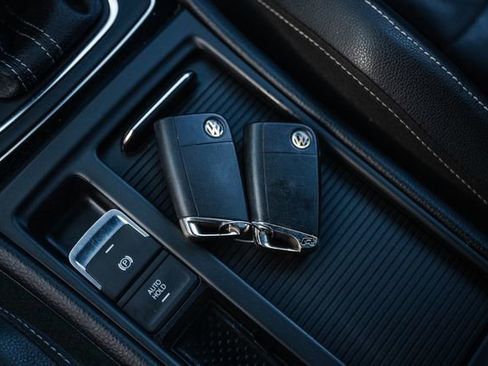 Used 2015 Volkswagen Golf R 4Motion image 88