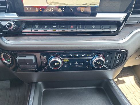 New 2025 GMC Sierra 2500 SLT w/ SLT Premium Package image 19