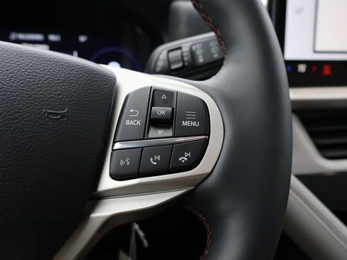 New 2026 Ford Explorer Active w/ Active Comfort Package image 30