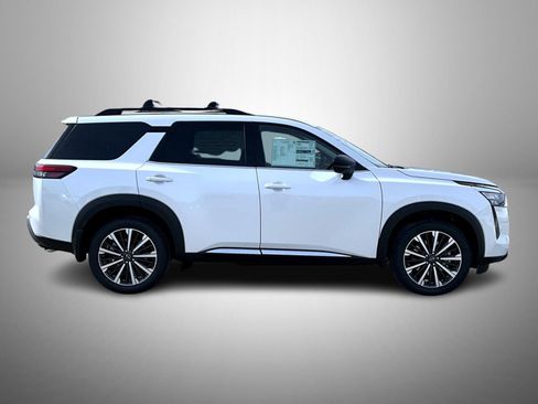 New 2026 Nissan Pathfinder Platinum AWD/4WD image 4