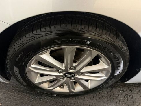 Used 2015 Hyundai Elantra SE w/ Option Group 02 image 18