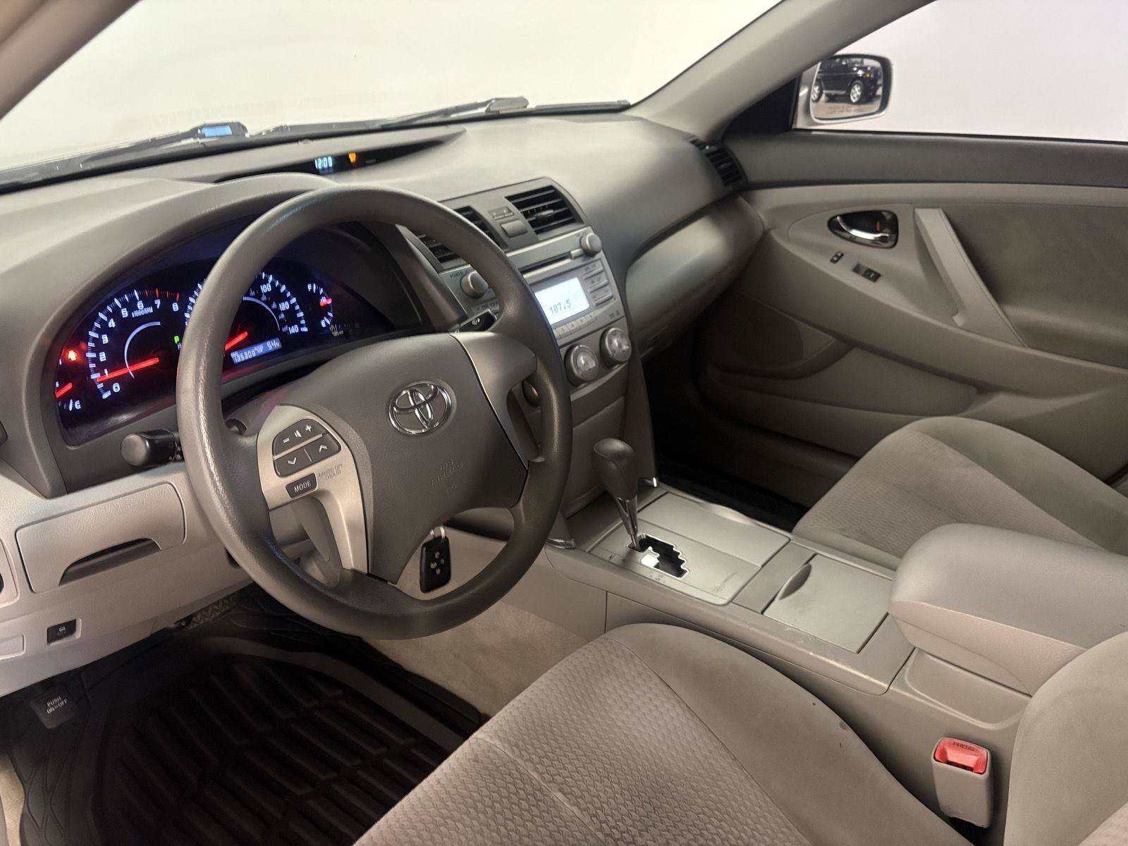Used 2011 Toyota Camry LE FWD image 18