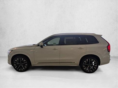 Used 2026 Volvo XC90 B6 Plus w/ Protection Package AWD/4WD image 5
