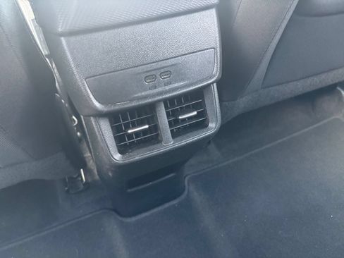 Used 2025 Chevrolet Equinox LT FWD image 21
