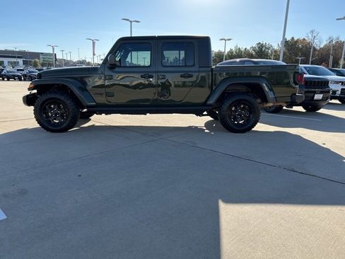 Used 2023 Jeep Gladiator Willys image 5
