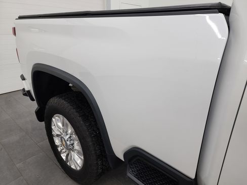 Used 2022 Chevrolet Silverado 2500 High Country w/ Safety Package II image 33