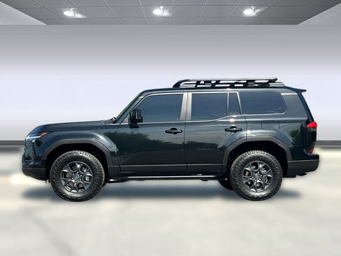 Used 2024 Lexus GX 550 AWD/4WD image 2