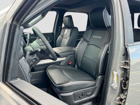 New 2026 RAM 3500 Laramie AWD/4WD image 22