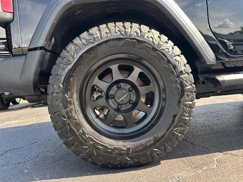 Used 2020 Jeep Wrangler Sport AWD/4WD image 16