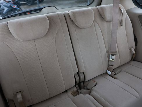 Used 2008 Kia Sedona LX FWD image 23