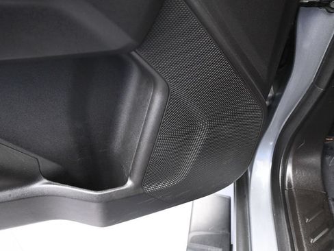 Used 2025 Chevrolet Colorado LT RWD image 16