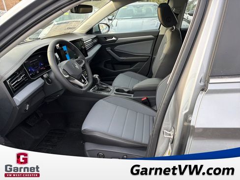 New 2026 Volkswagen Jetta SE image 9
