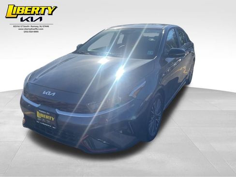Used 2023 Kia Forte GT-Line image 3
