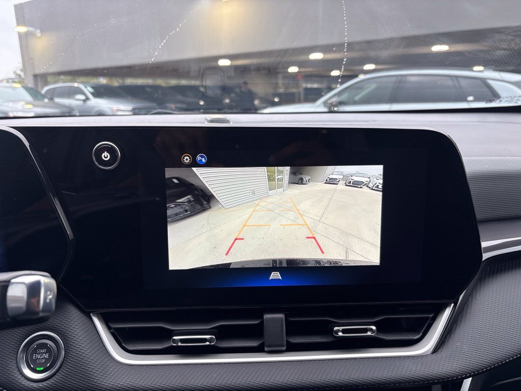 Used 2026 Chevrolet Equinox LT FWD image 28