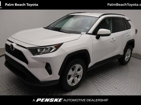 Certified 2021 Toyota RAV4 XLE FWD image 1