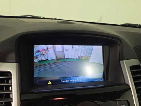 Used 2014 Chevrolet Cruze LT FWD image 18