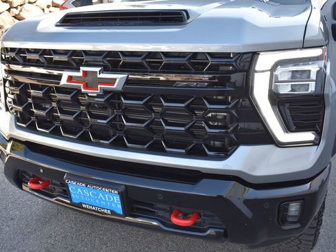 Certified 2025 Chevrolet Silverado 2500 ZR2 w/ Technology Package AWD/4WD image 10