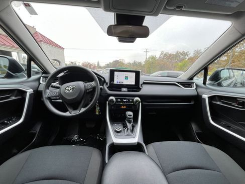 Used 2025 Toyota RAV4 LE image 32