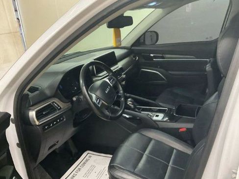 Used 2022 Kia Telluride EX w/ EX Premium Package image 2