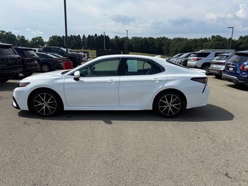 Used 2023 Toyota Camry SE FWD image 10