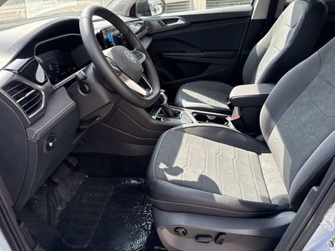 New 2026 Volkswagen Taos SE FWD image 14