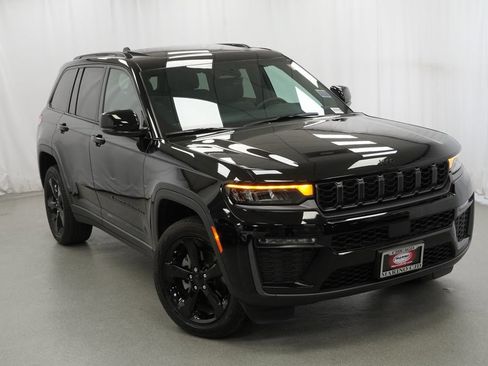 Used 2026 Jeep Grand Cherokee Limited w/ Limited Altitude Package AWD/4WD image 9