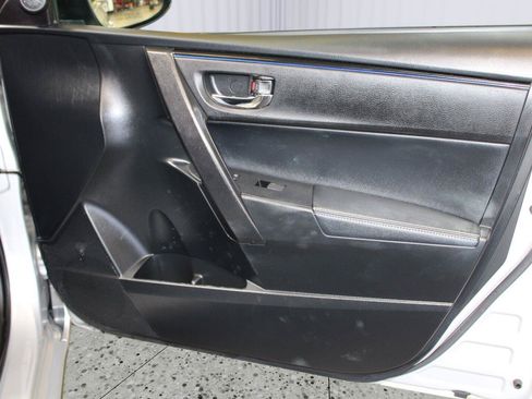 Used 2019 Toyota Corolla SE FWD image 37