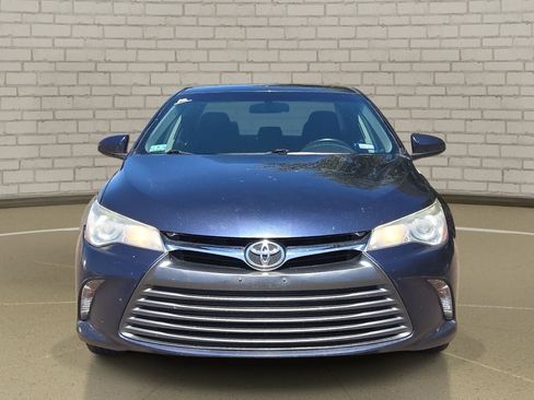 Used 2017 Toyota Camry LE FWD image 2