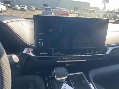 Certified 2026 Toyota Sienna Platinum image 12