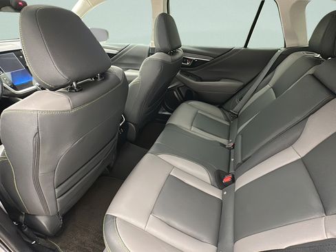 Used 2025 Subaru Outback Onyx Edition AWD/4WD image 9
