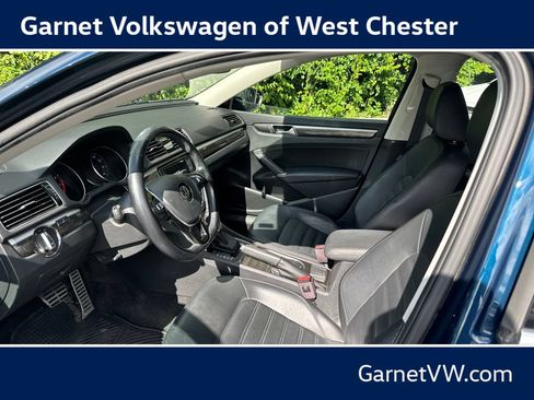 Used 2018 Volkswagen Passat 2.0T SEL Premium FWD image 9