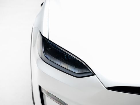 Used 2023 Tesla Model X Plaid image 12