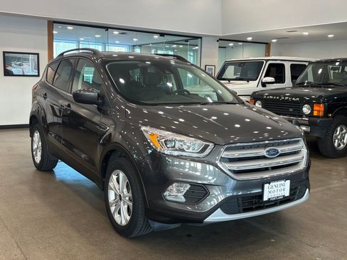 Used 2019 Ford Escape SEL AWD/4WD image 3