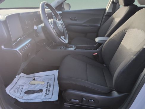 Used 2025 Hyundai Kona SEL image 18