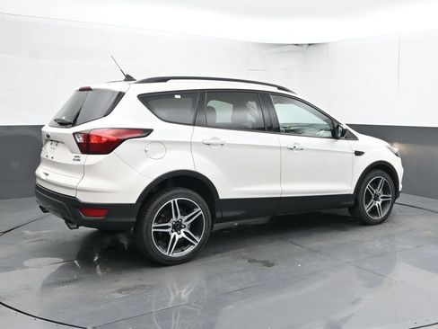 Used 2019 Ford Escape SEL AWD/4WD image 3