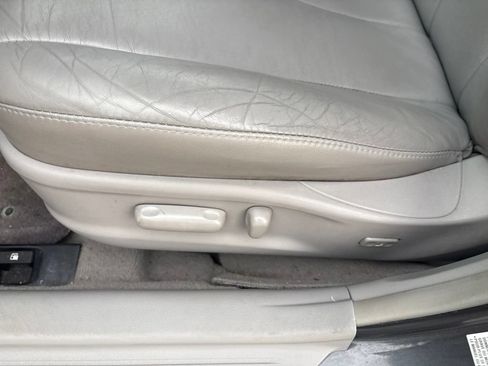 Used 2010 Toyota Camry XLE FWD image 13