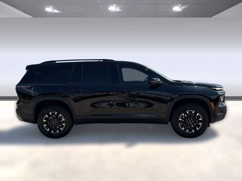Certified 2025 Chevrolet Traverse Z71 w/ Driver Confidence Package AWD/4WD image 8
