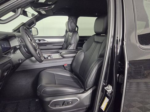 New 2026 Jeep Grand Wagoneer 2WD image 9