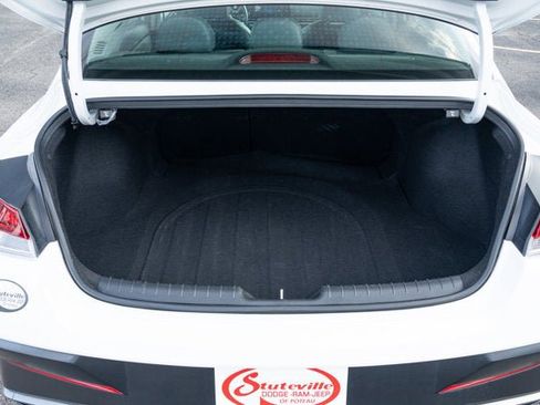 Used 2025 Hyundai Elantra Limited image 12