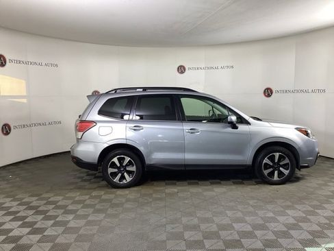 Used 2017 Subaru Forester 2.5i Limited image 4