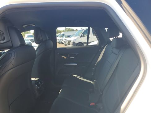 Certified 2025 Mercedes-Benz GLC 300 image 11