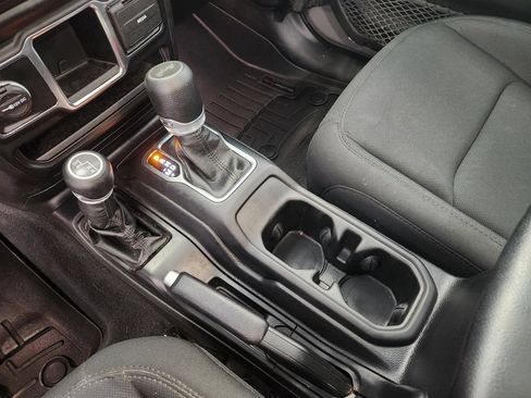 Used 2021 Jeep Wrangler Sport AWD/4WD image 19